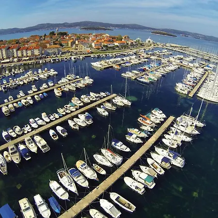 Holiday home In With House Sea View Zaboric