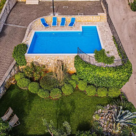 Сasa de vacaciones Front In Žaborić