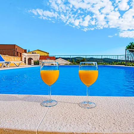 Holiday home In With House Sea View *