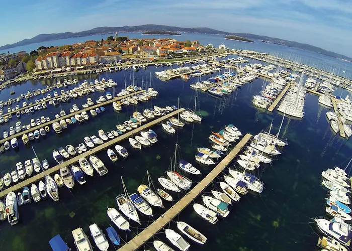 בית נופש Awesome In With Wifi ז'אבוריץ'