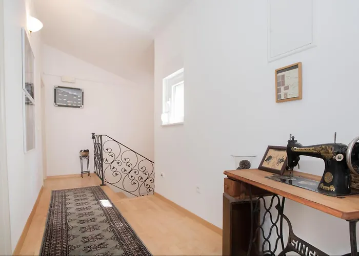 בית נופש Awesome In With Wifi ז'אבוריץ'